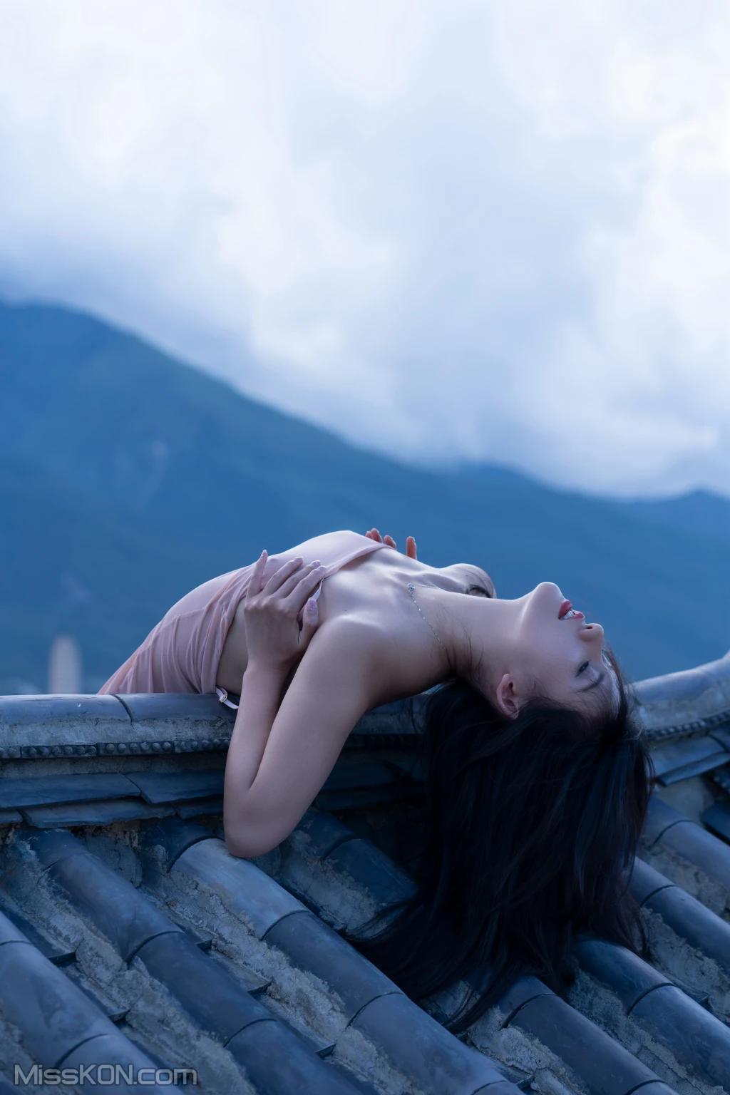 Jiu Shi A Zhu A (就是阿朱啊): 天台屋顶 性感酥乳窈窕身材 (105 photos)(19)