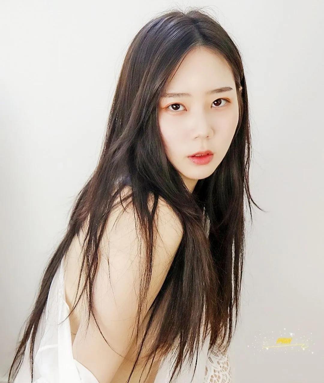 天使脸孔的优质正妹「뮤아」，骨子里暗藏性感小恶魔，美胸嫩尻缺一不可！-小湿妹图(16)