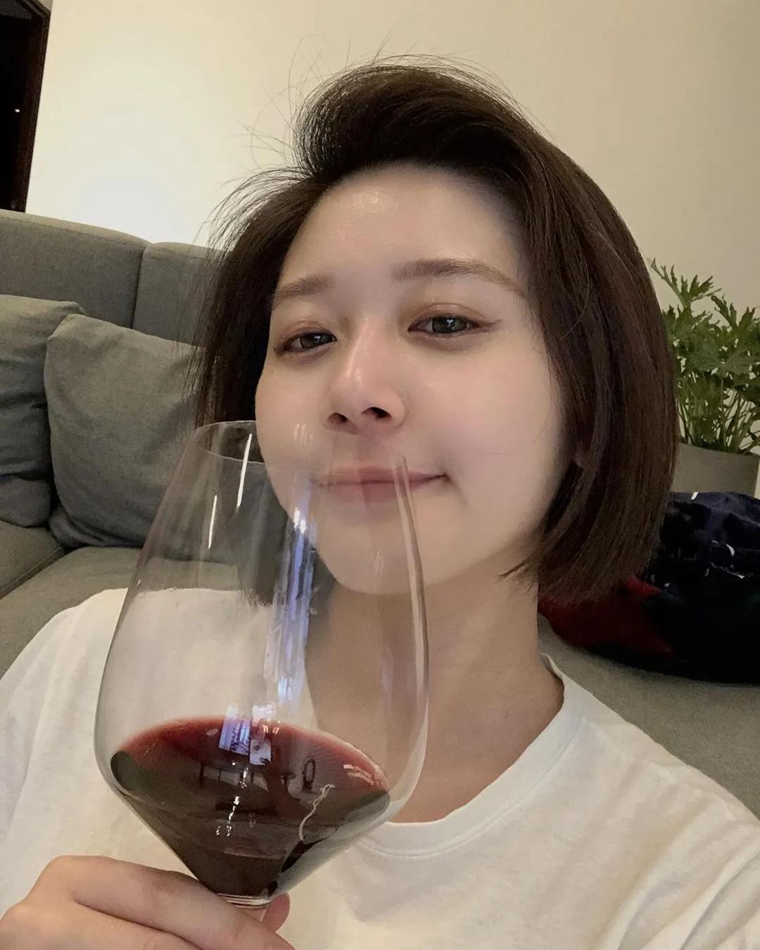 很抱歉我已经忘了在哪里看过这位姐姐 Vivi Hsiao(2)