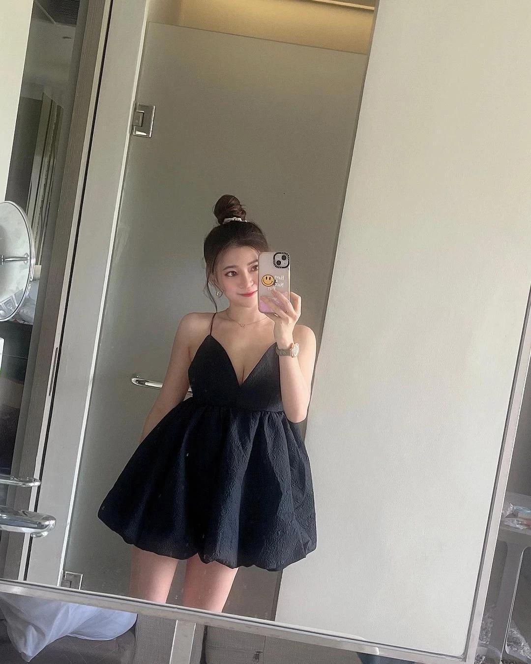 內心小鹿亂撞「Lilian」身材曲線好猛烈 (21P)(15)