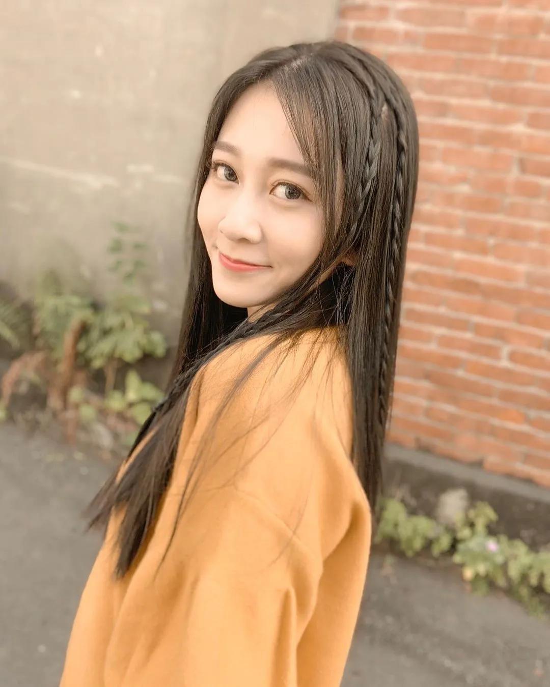 筿崎泫的完美胸型丰满诱人(9)