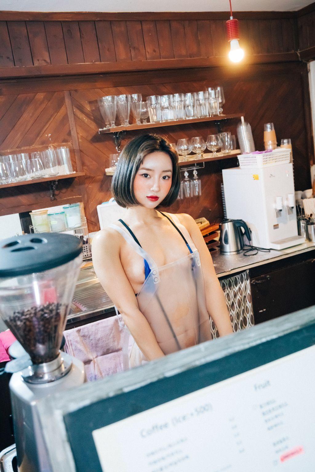 [Loozy] Booty Queen: Vinyl Aprons (+S.Ver) (142 photos )(12)