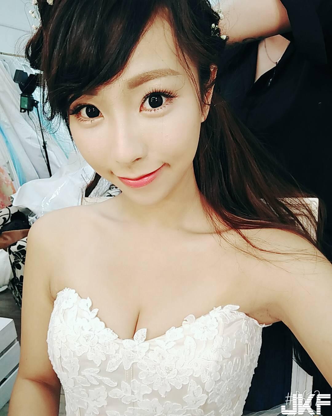 香港正妹扮「爆乳柯博文」身材惹火一夕成名！胸前「巨大凶器」逼人成为博派迷！-小湿妹图(11)