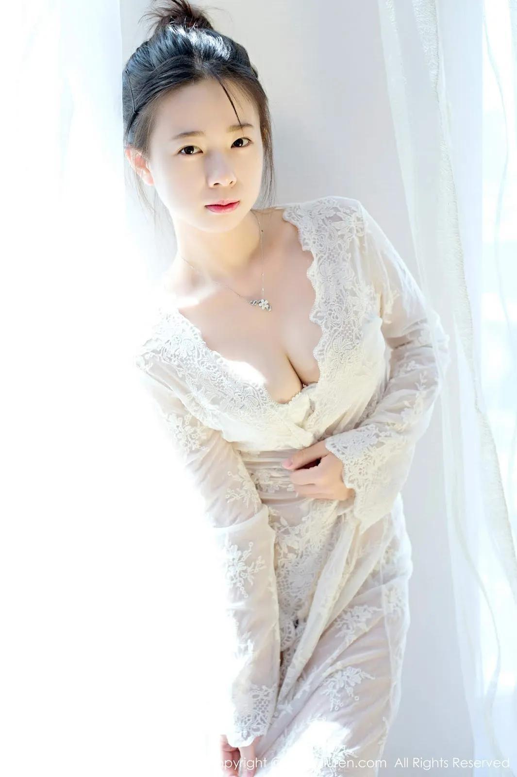 性感美女 草莓 超完美身材比例诱人巨乳(61)