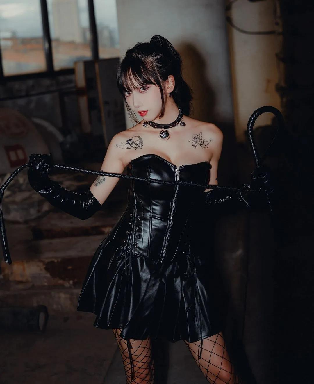 空灵气质无敌「桃桃」色气勾引不断 白嫩乳袋形状全现(15)