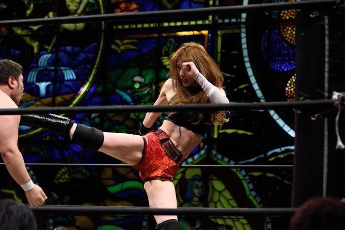 正妹选手赤井沙希被封「摔角界林志玲」　网友：想跟她床上摔角！(10)