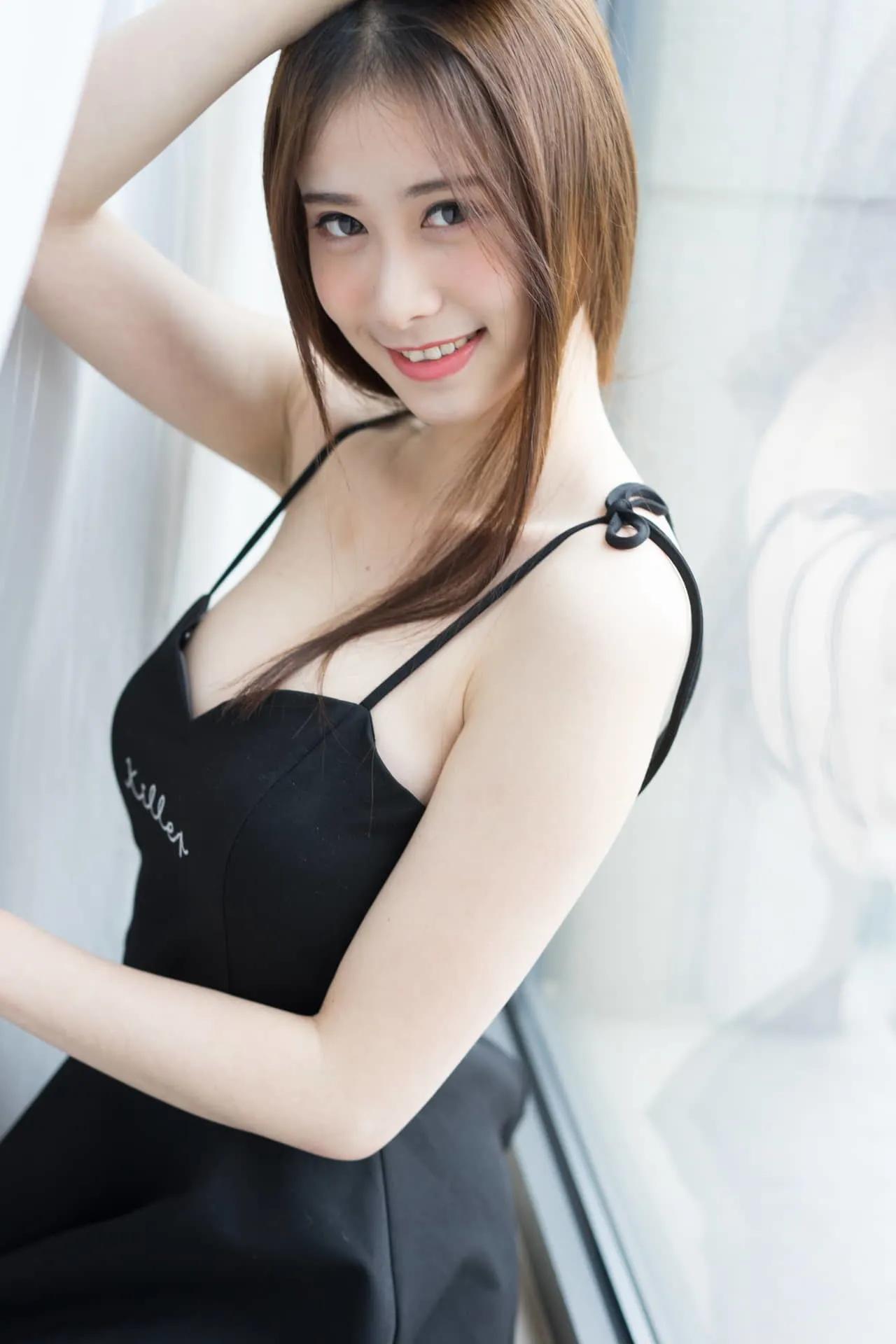 一只小仙性感女仆写真(37)