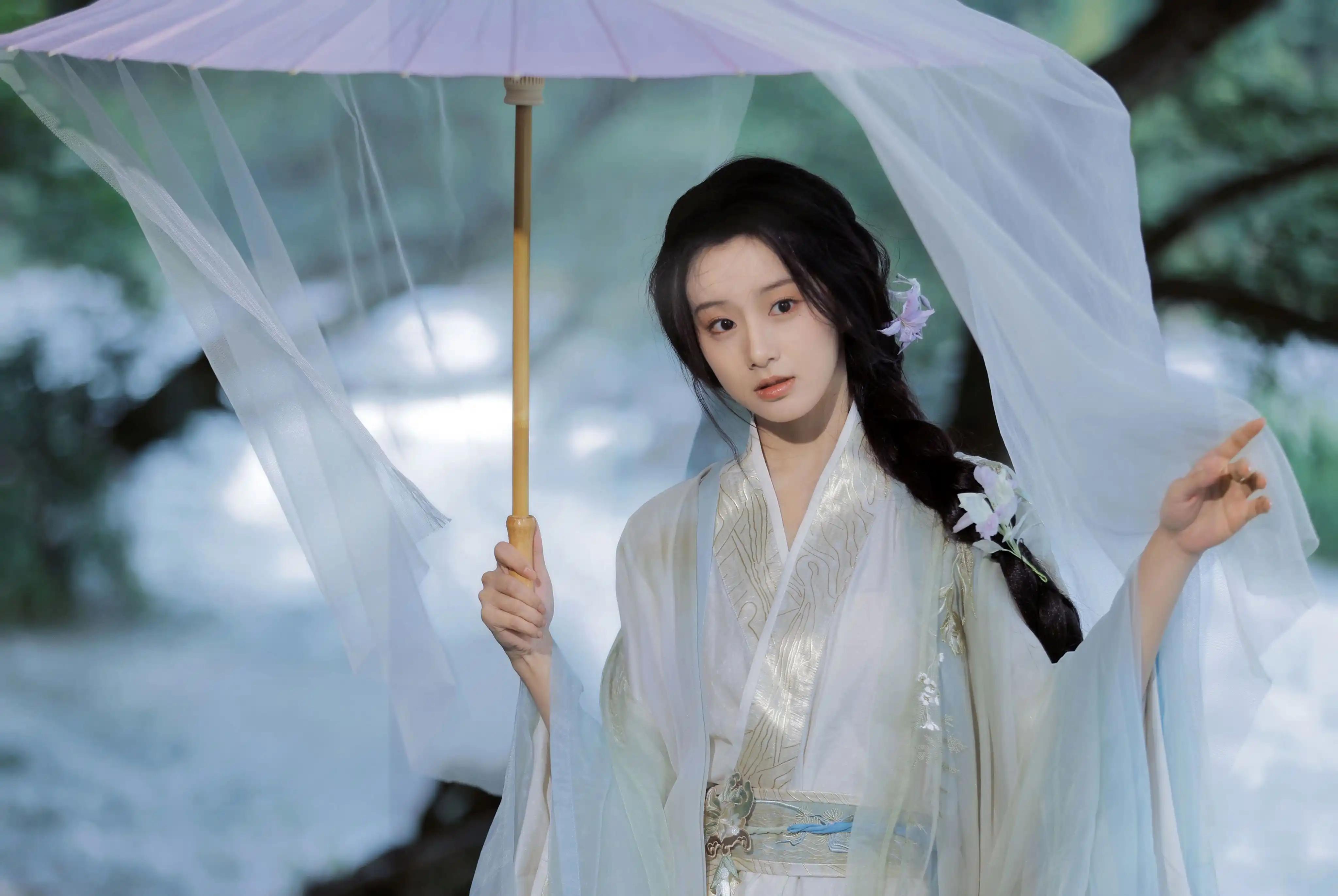 像藏在林间的精灵，生辰快乐—包上恩[高清套图](19)