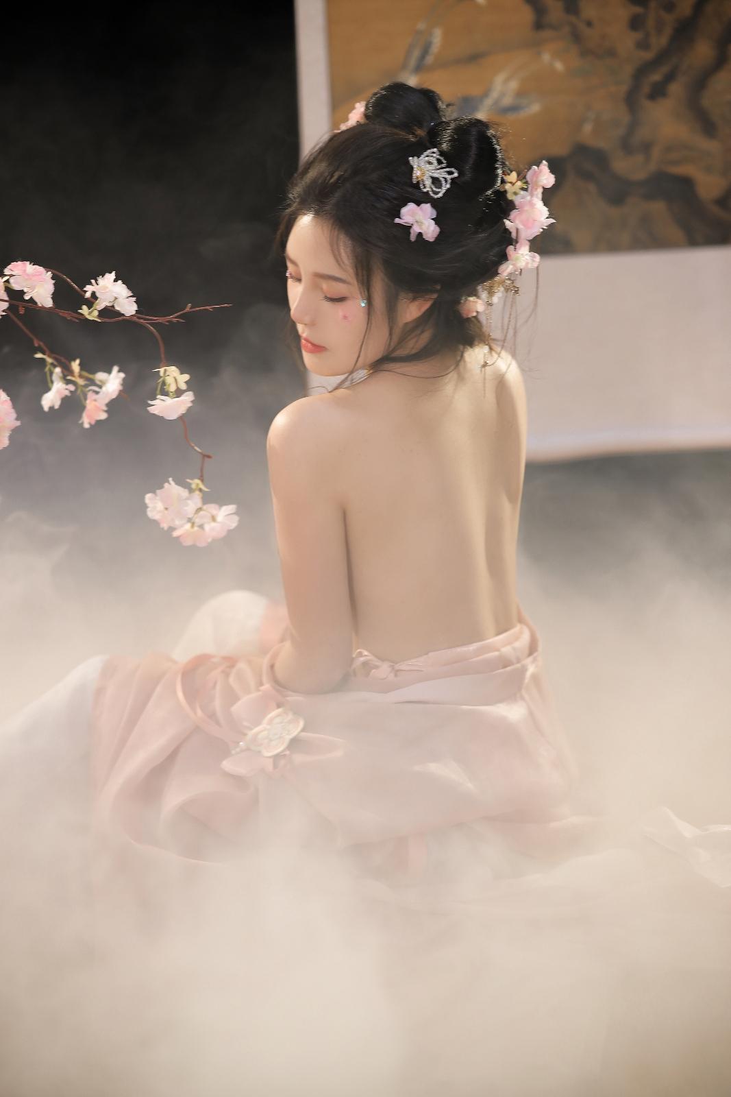 桃暖酱 – 霓裳入梦(27)