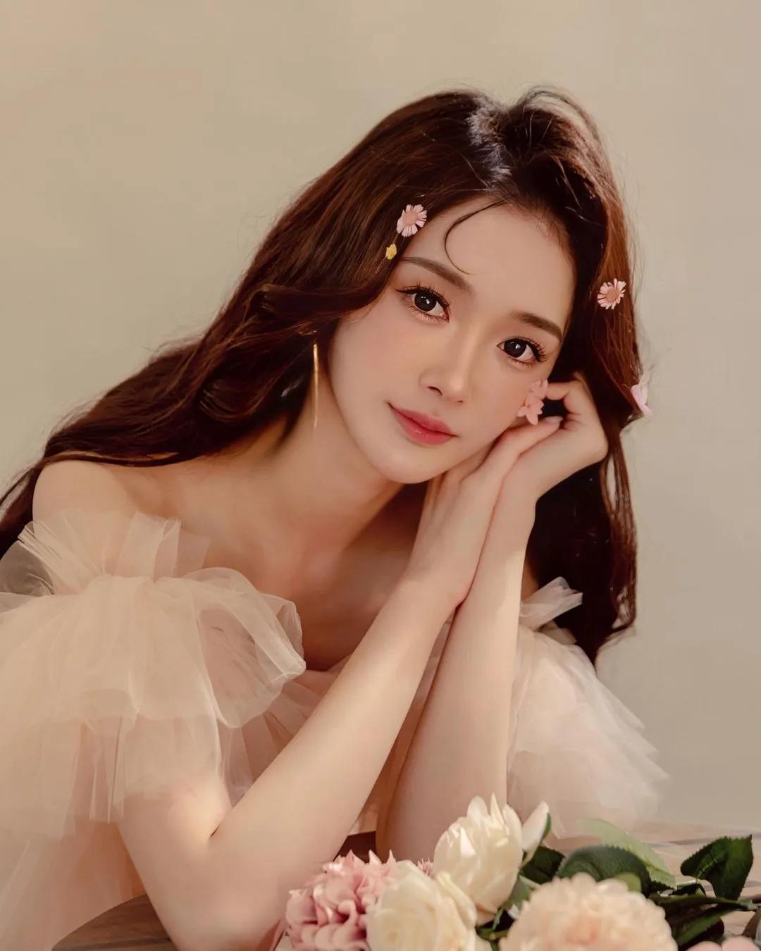 凶猛美乳露出「Olivia」养眼画面无极限(5)