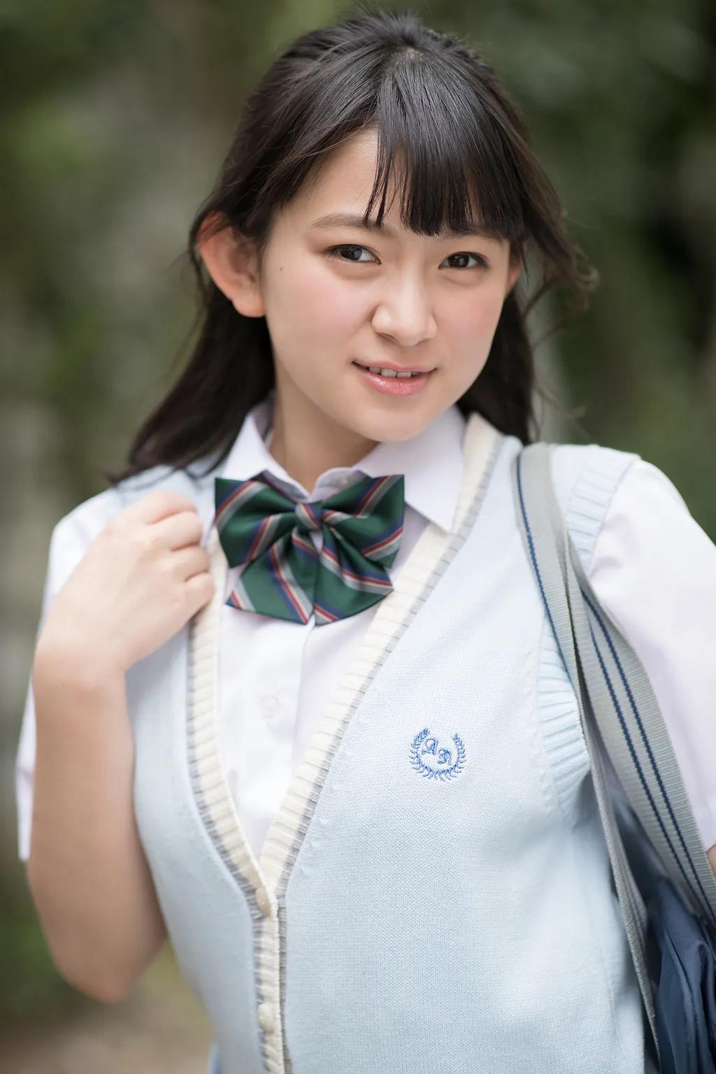 河村枫华 学生妹稚嫩身躯性感解放(12)