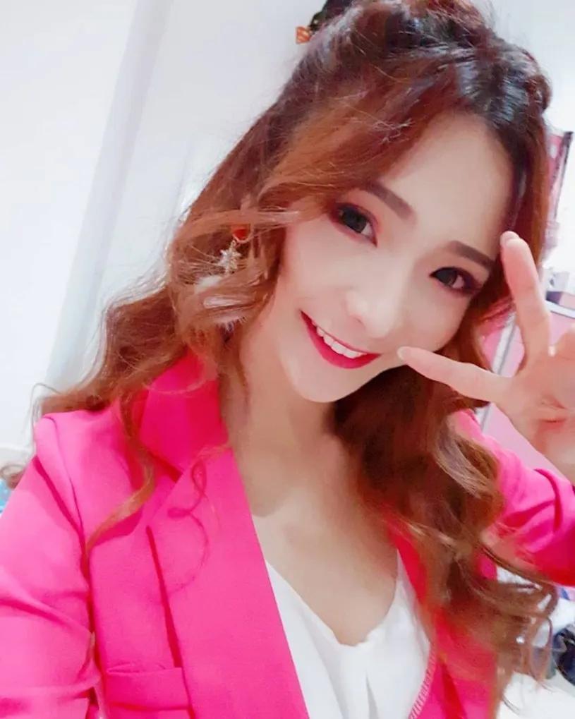 正妹保养彩妆师「Nikki Ong」，精致瓜子脸拍照零死角！(2)