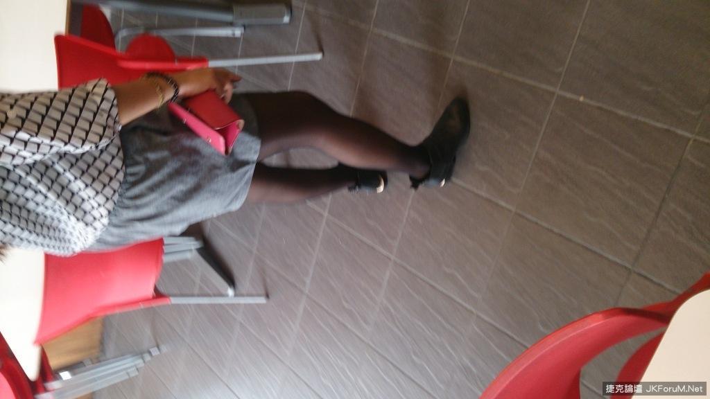 机车行人过路得全部抓进来(30)