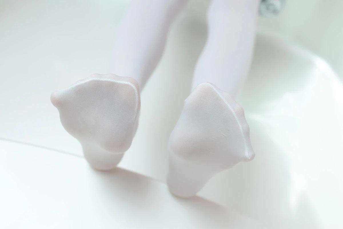 國內寫真機構[少女秩序]白絲體操服主題私房浴室性感運動裝配白絲襪濕身誘惑寫真69P(19)