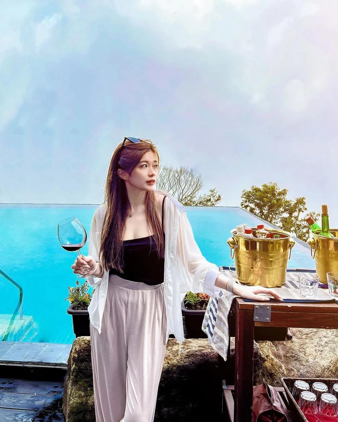 美乳小只马「薛如涵」傲人双峰汹涌(16)