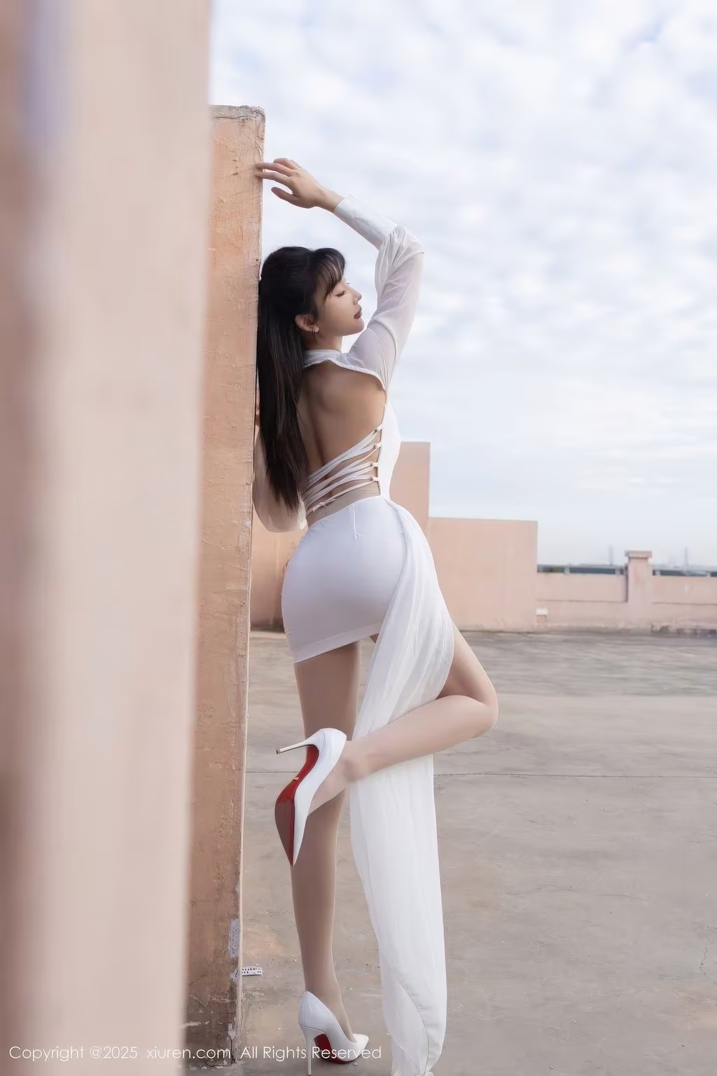 XIUREN No.11100： Lu Xuan Xuan (陸萱萱) (81 photos) - ( Page 1 / 5 )(6)