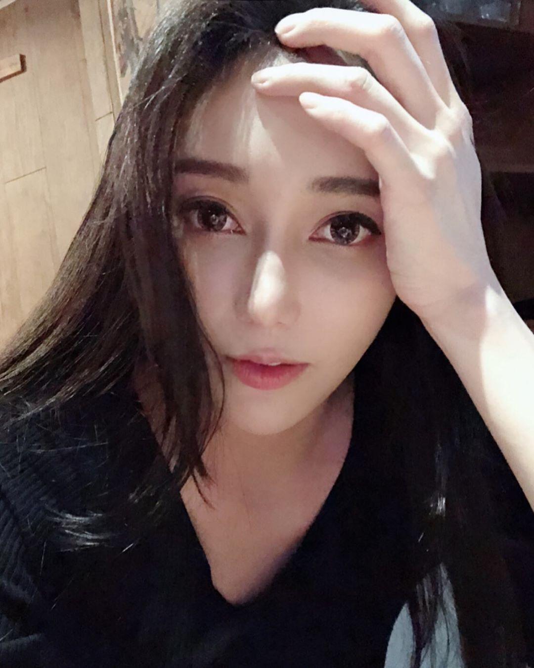 Mia 魔鬼身材太诱人！网暴动求IG(14)