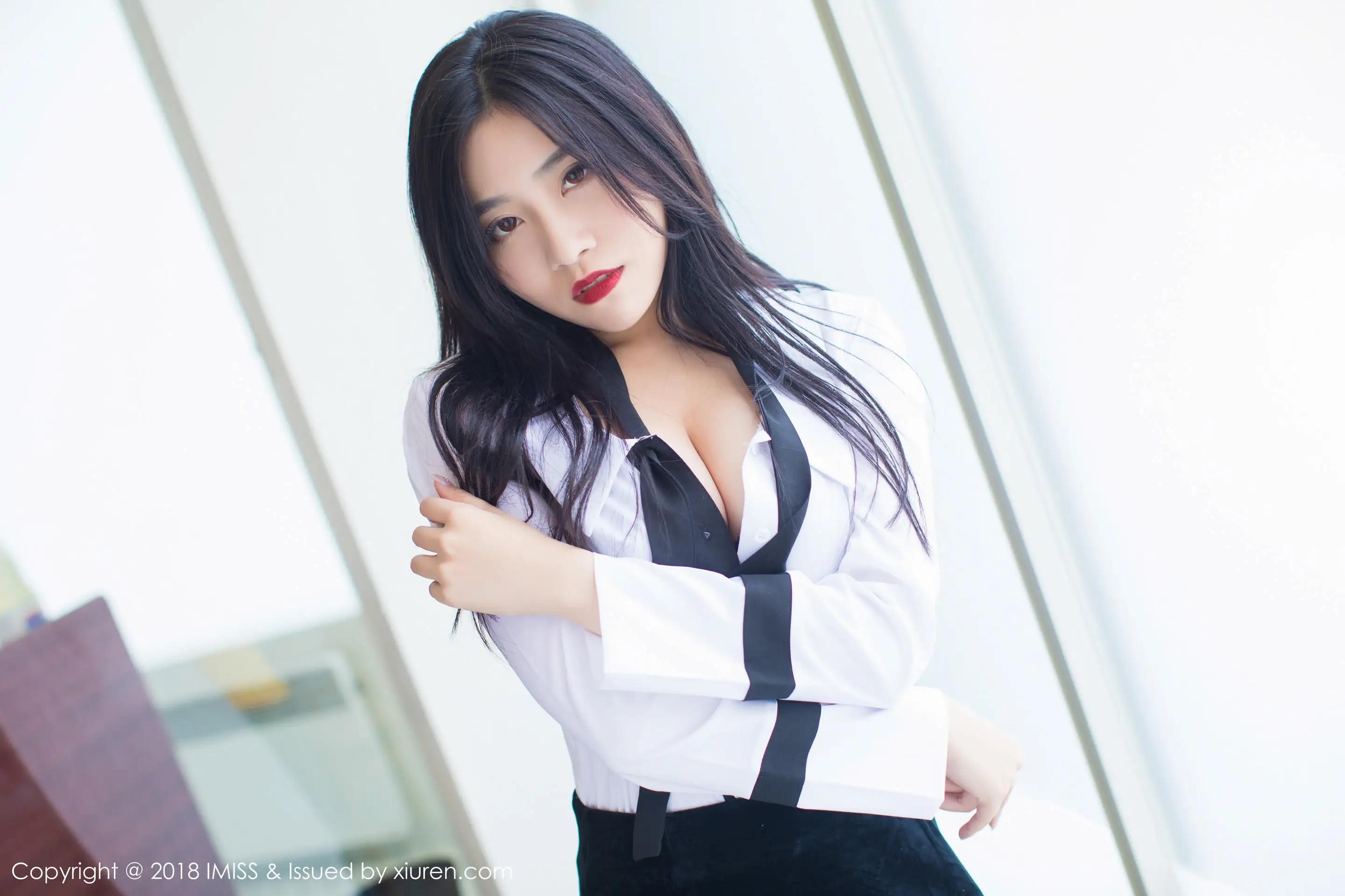 高颜值女神 许诺 甜美居家写真(33)