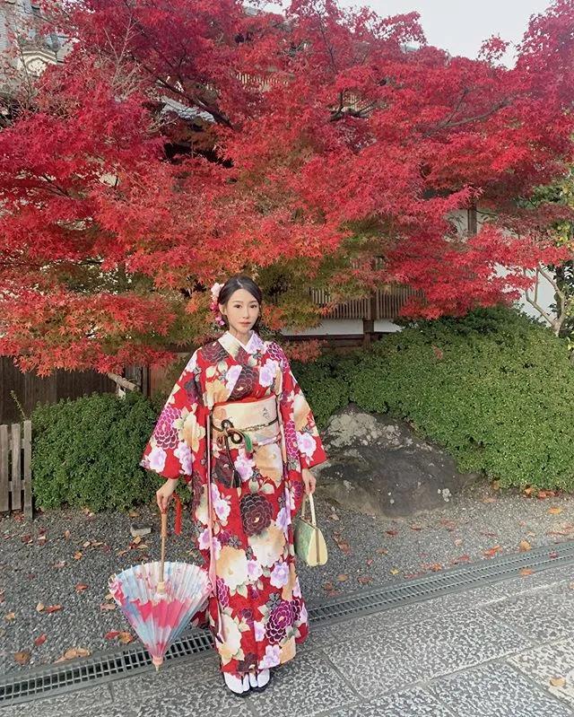 外表性感美艳 有著很明显的卧蚕 一双电眼实在是勾人~钧君(2)