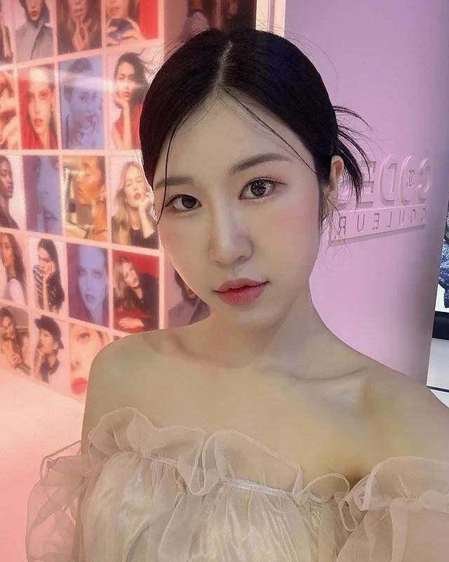 이연경(李妍京)(64)