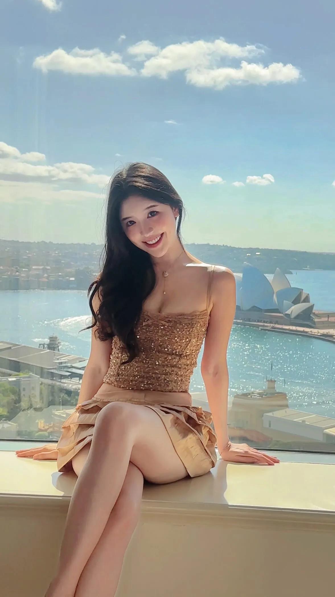 极品身型「张安琪」藏不住的性感 诱惑深沟太邪恶(6)