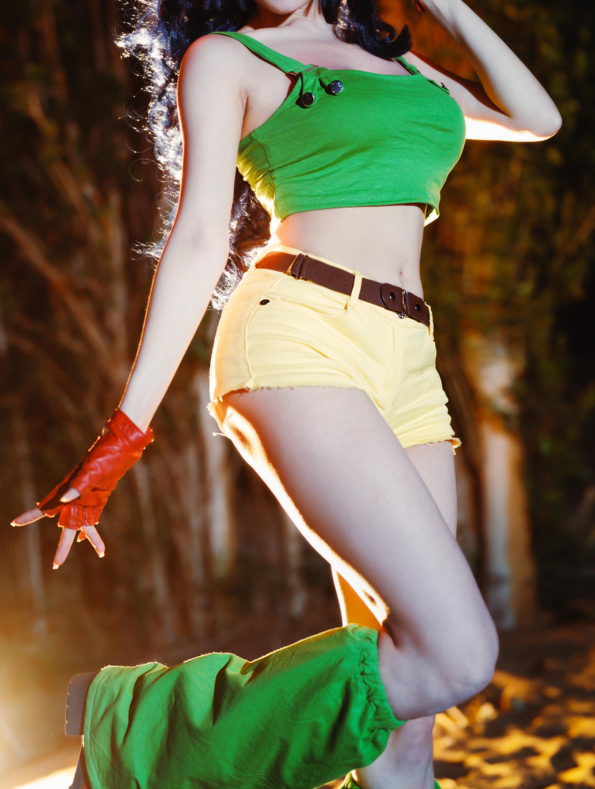 秋和柯基《七龙珠-兰琪》绿色吊带裤溢出双乳(31)