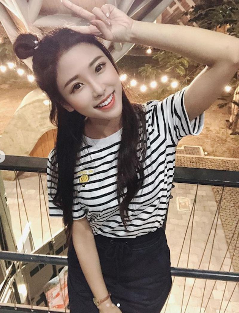 气质洋娃娃「卡卡儿」精致脸蛋超讨喜～换上泳衣的刹那果然「天使面孔魔鬼身材」！(10)