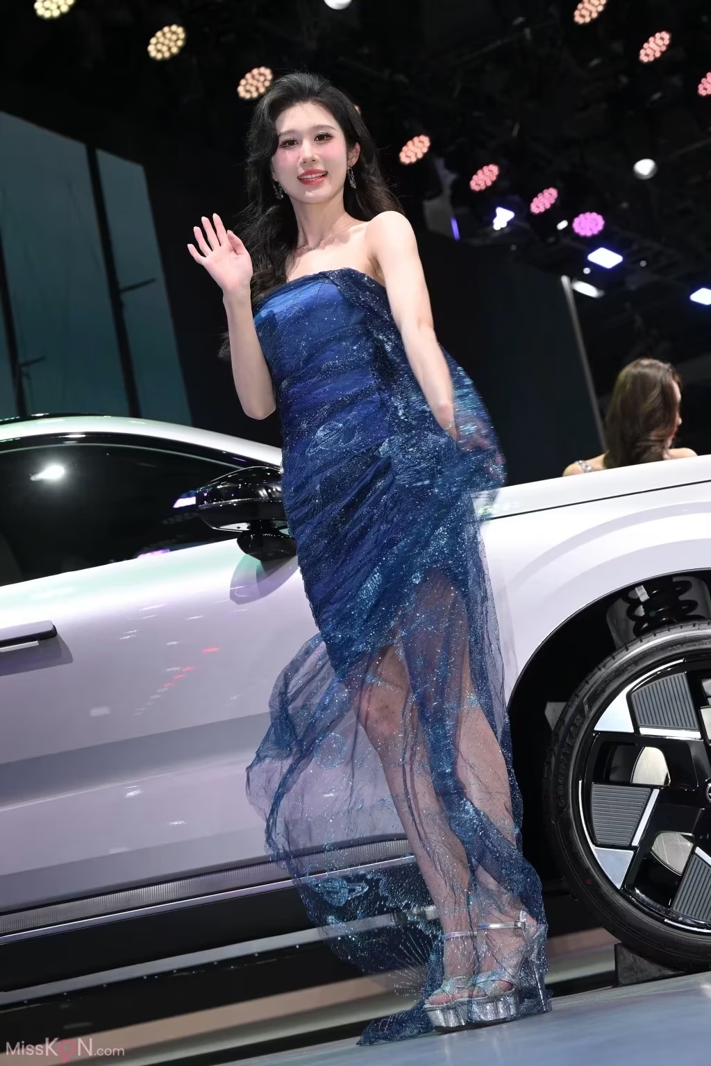 精選街拍：都市霓虹下的私密瞬間(146)