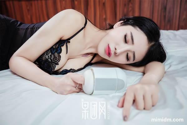 果团网俏丽小美女馨怡飞机杯多套写真魔鬼般噬魂宝福利诱惑(3)