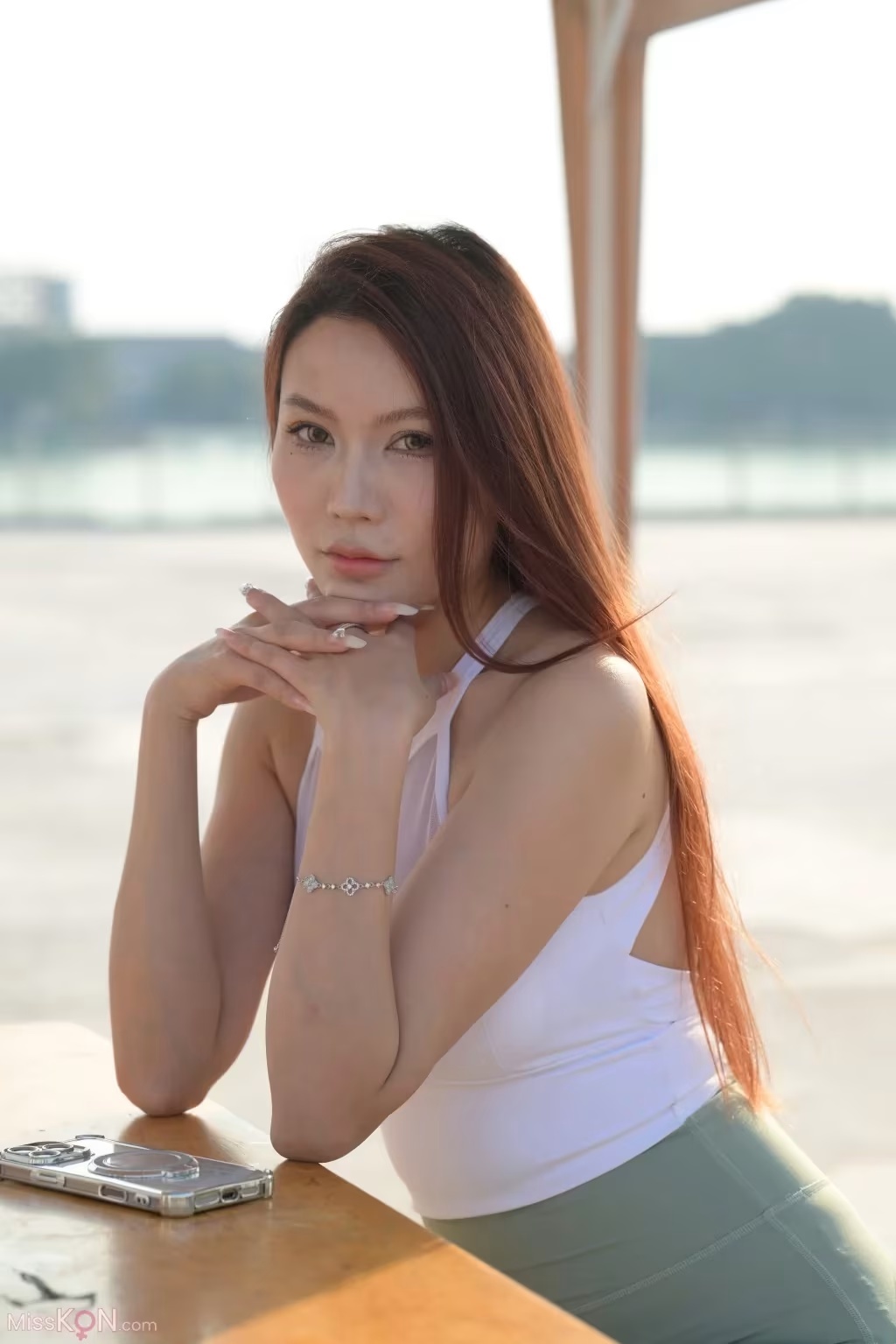 [精選街拍作品] No.5024： 一始街拍作品 – 綠色瑜伽褲美女 (1089 photos) - ( Page 1 / 3 )(27)