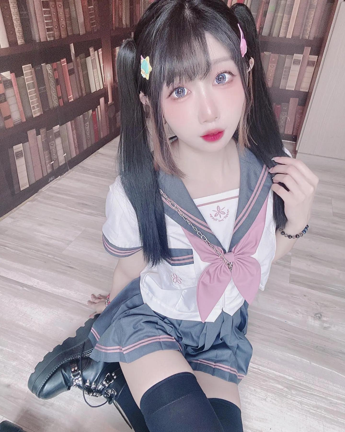 翘臀美女「鞠子Mariko」身材曲线好猛烈(10)