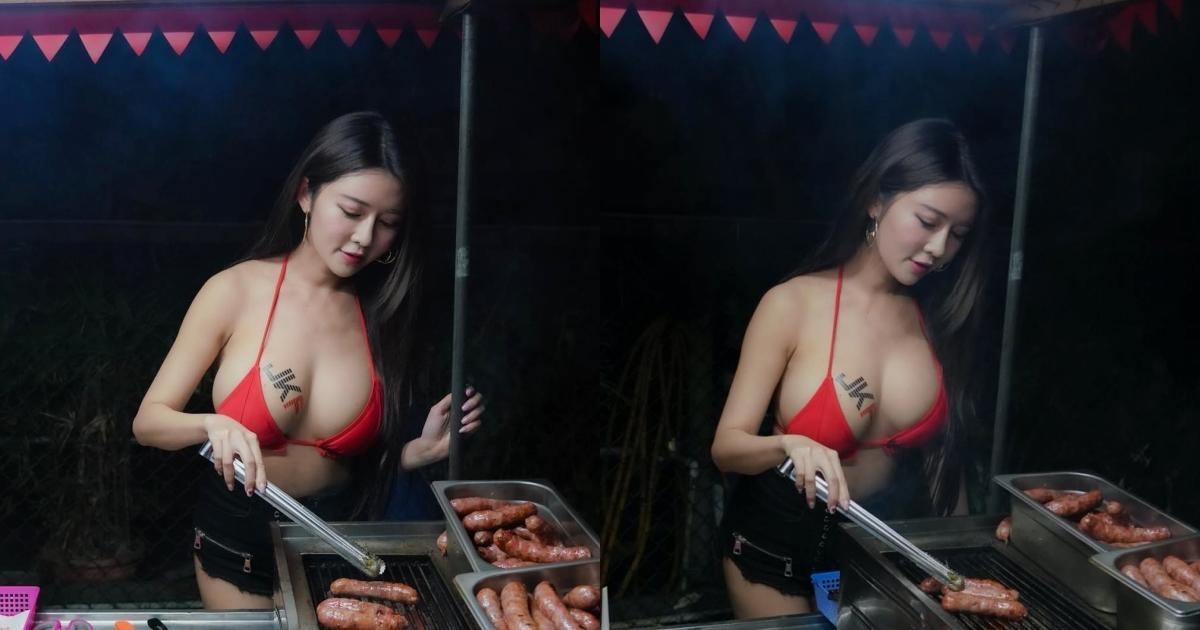台中香肠摊「火辣妹子」烤香肠画面超吸睛！那汹涌视角真的好犯规喔(1)