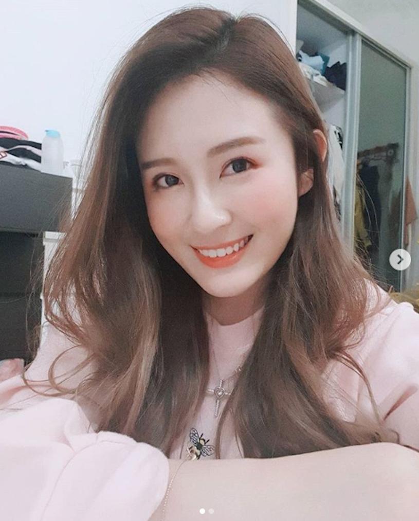 大马甜美「正妹主持人」叶纬炜，「灿烂活力笑容」网路讨论度好高！-小湿妹图(3)