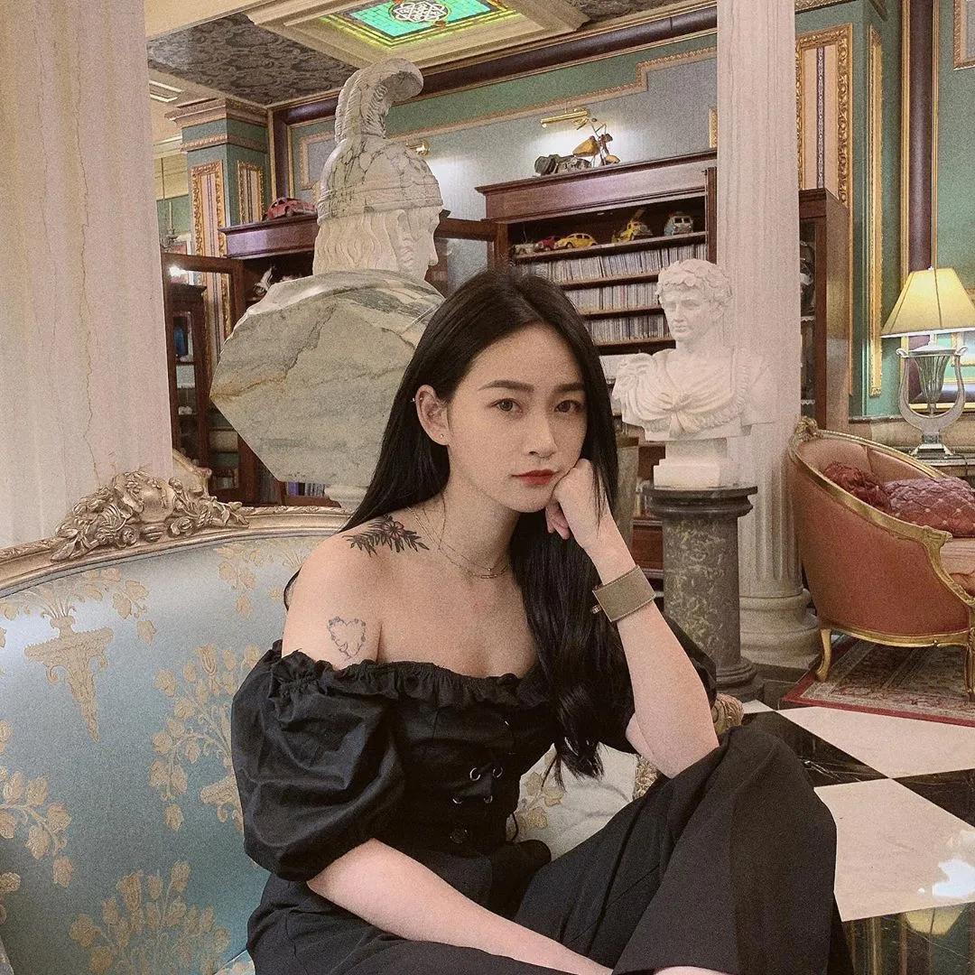 DONG.TSC 藏不住「丰沛乳量」根本人间尤物…..(7)