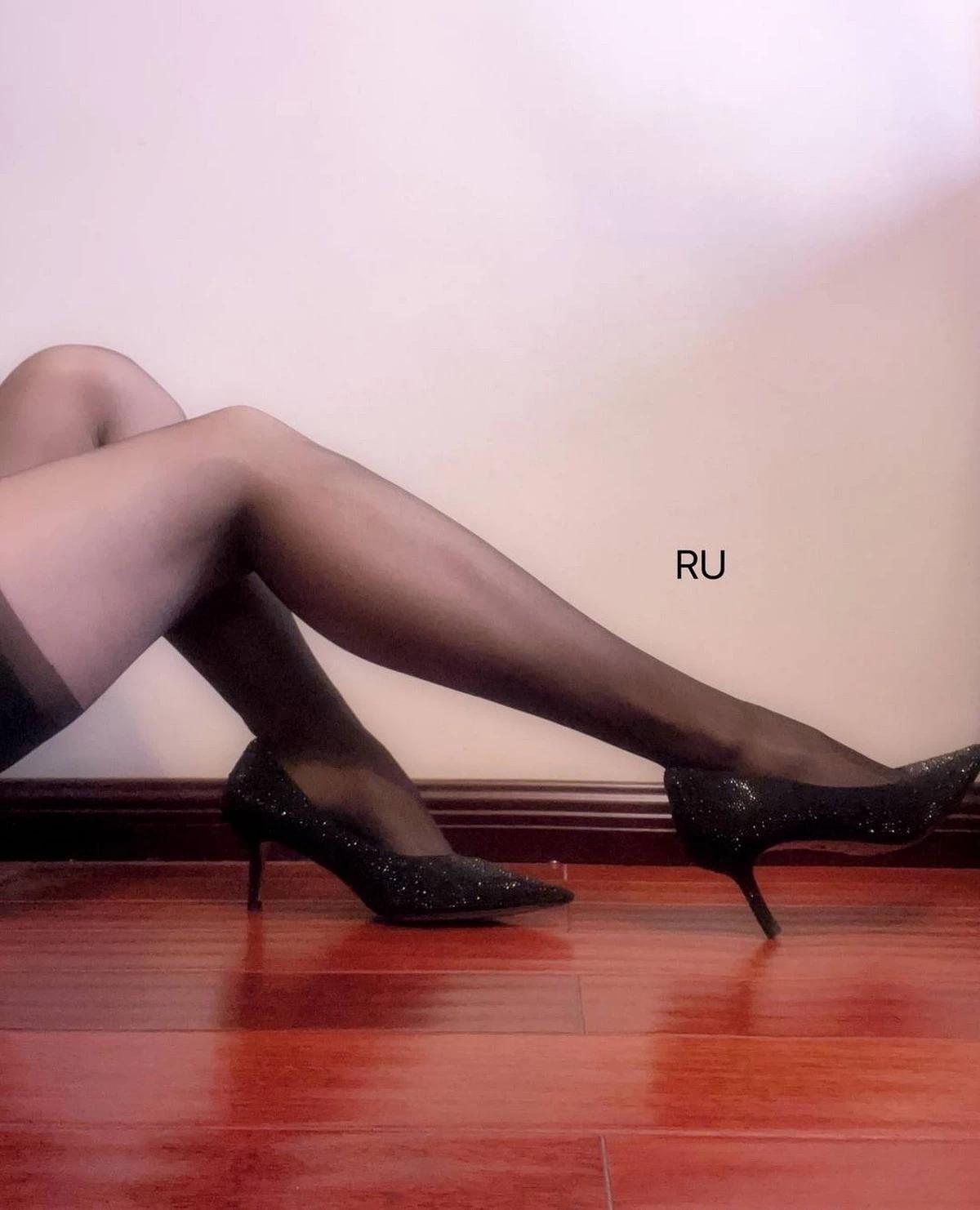 顏值博主寶兒茹171微密圈系列主題性感多套內衣服飾系列秀惹火身材完美誘惑寫真320P(225)