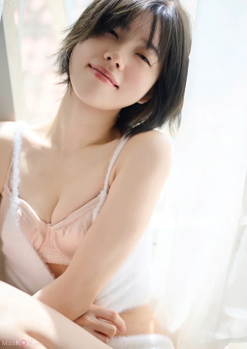 [JP] Karin Isobe (礒部花凜)： となりのかりん スピサン グラビアフォトブック (46 photos) - ( Page 1 / 2 )(6)