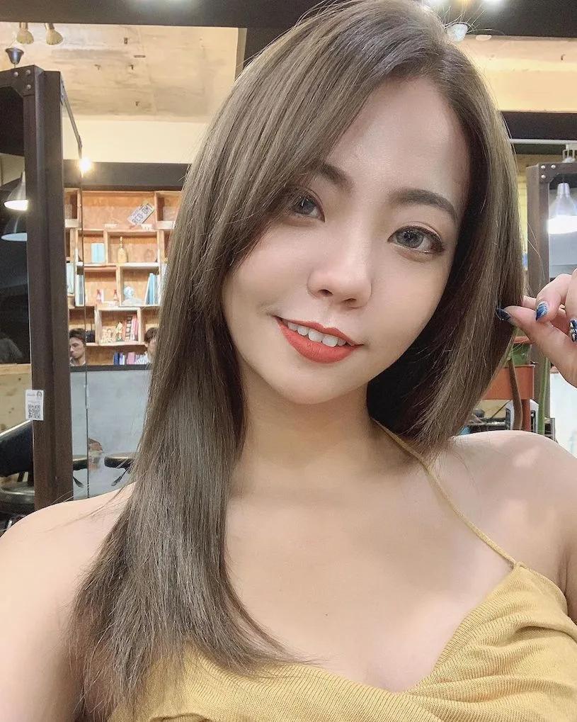 香水女神！火辣正妹「冰冰」爆乳造型超养眼，饱满深沟好挑逗啊！(4)