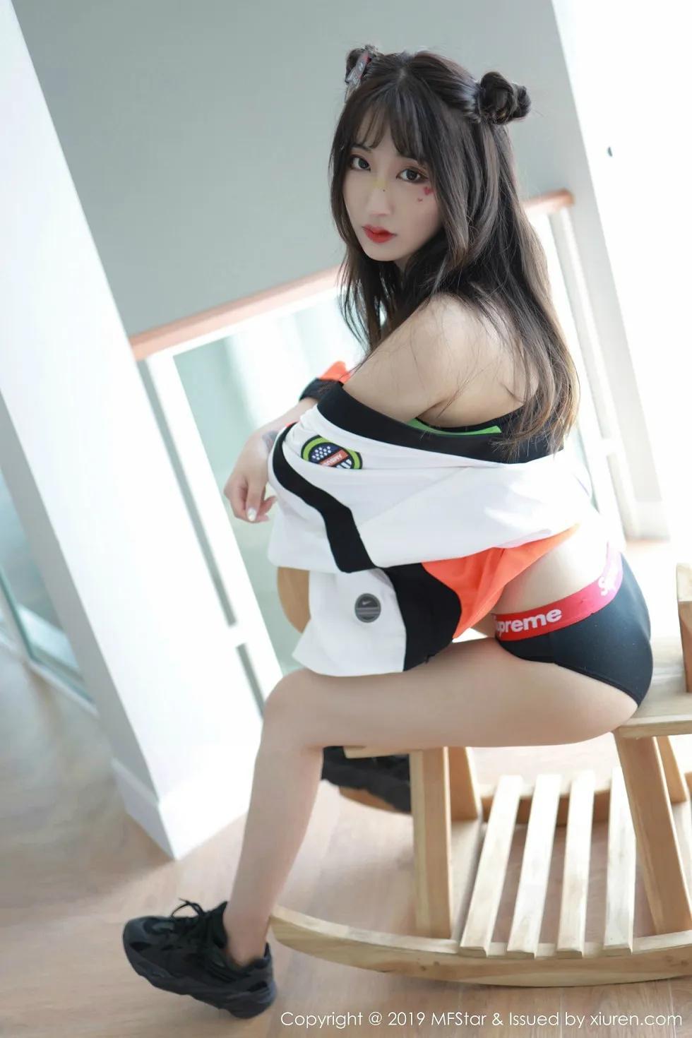 嫩模Betty林子欣清迈旅拍私房真空运动服露半球诱惑写真(6)