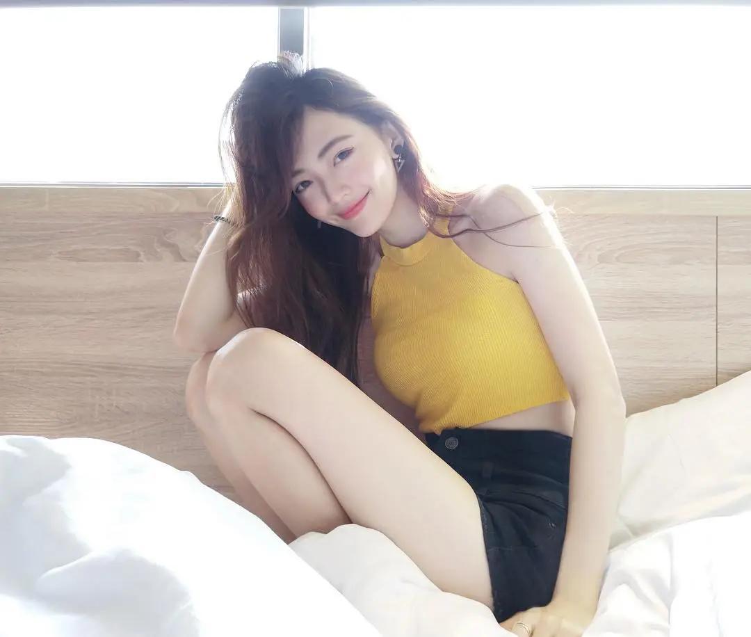 露也要很气质！「法法Vava」白嫩细长美腿逆天又诱人，公开数据却让所有人难以置信！-小湿妹图(11)