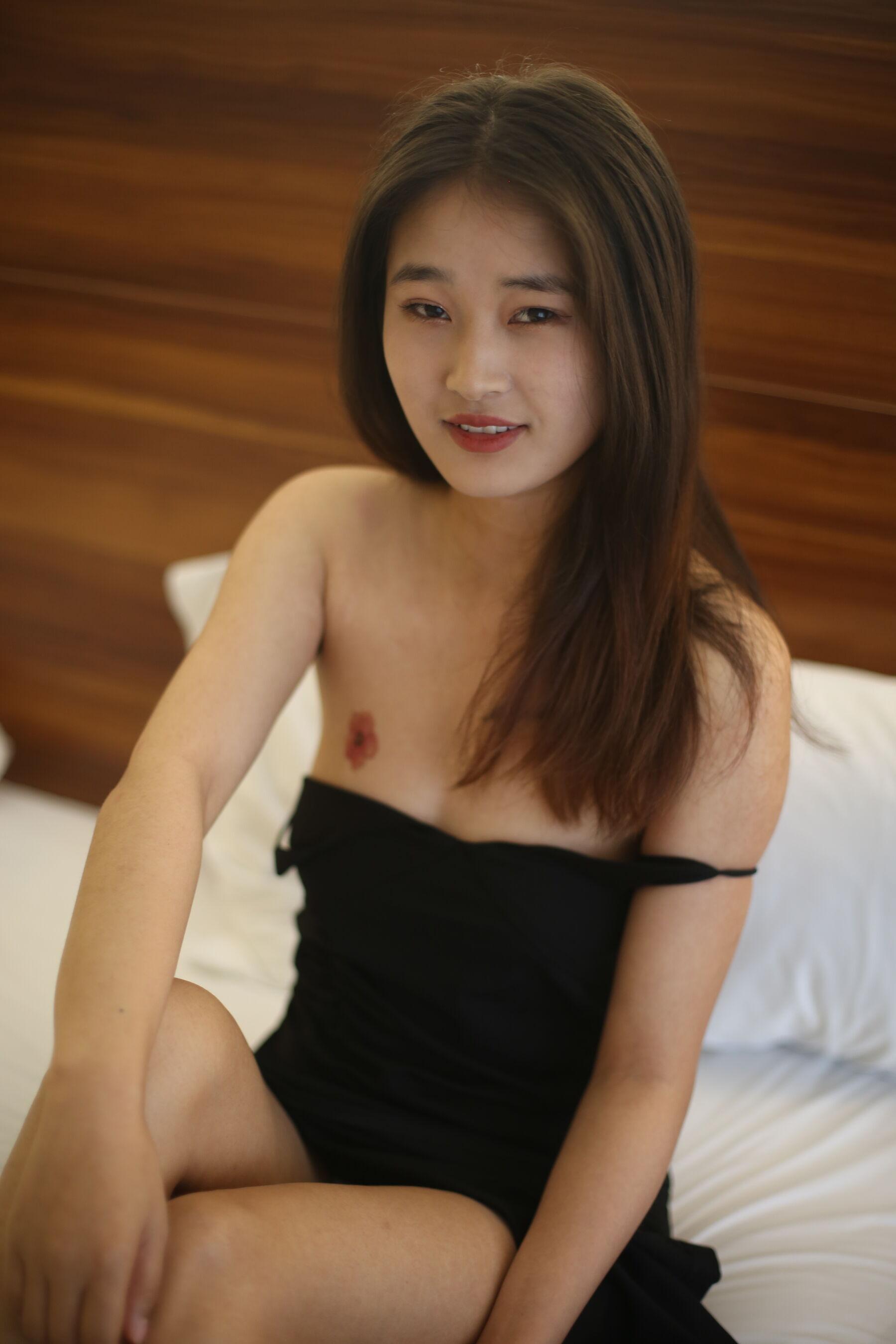 国模套图 国模玉凤大尺度人体私拍套图(81)