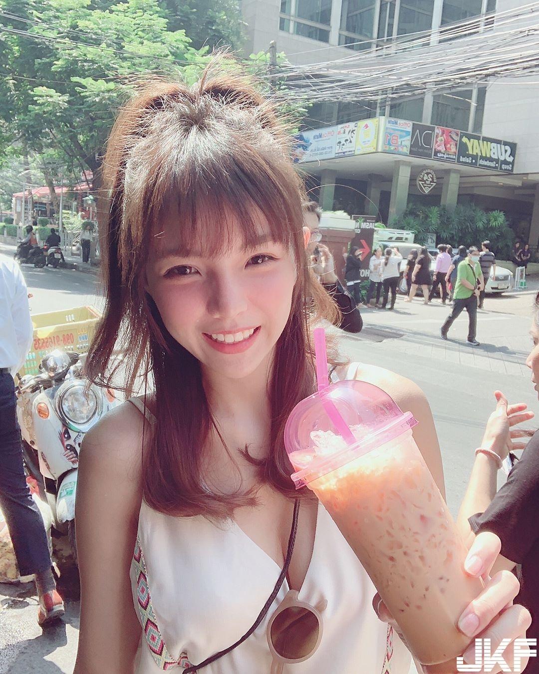 超凶彩妆师红了！萌系正妹「陈宁亚」清纯外表下藏凶器，杀伤力惊人网友大喷鼻血！-小湿妹图(11)