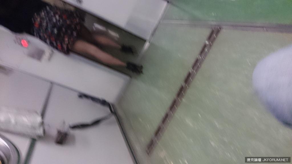 熟女就是很敢穿(16)