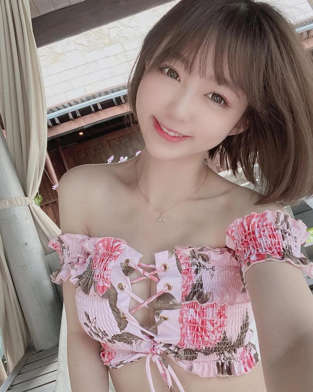 甜到窒息！短发小美女「妮妮子」日常就让你恋爱，童颜美乳「泳衣大王」94她！(3)