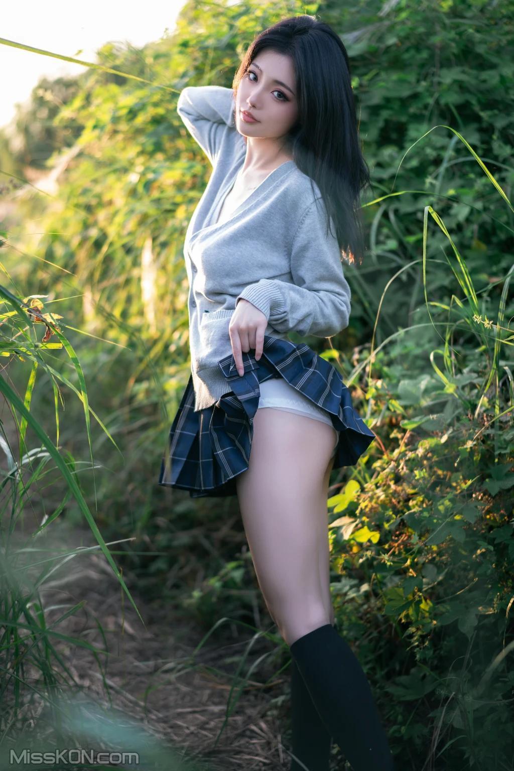 Coser@桃良阿宅: 外出JK (43 photos)(30)