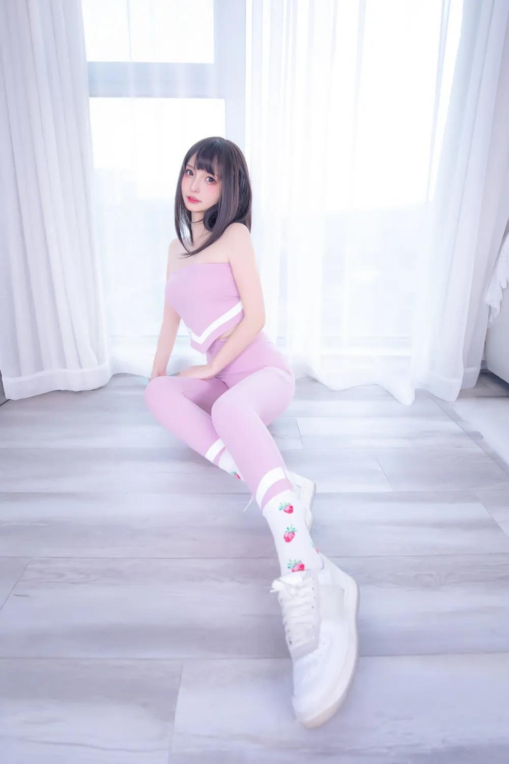 神楽坂真冬《瑜珈服装5》美尻形状难以忘怀(21)