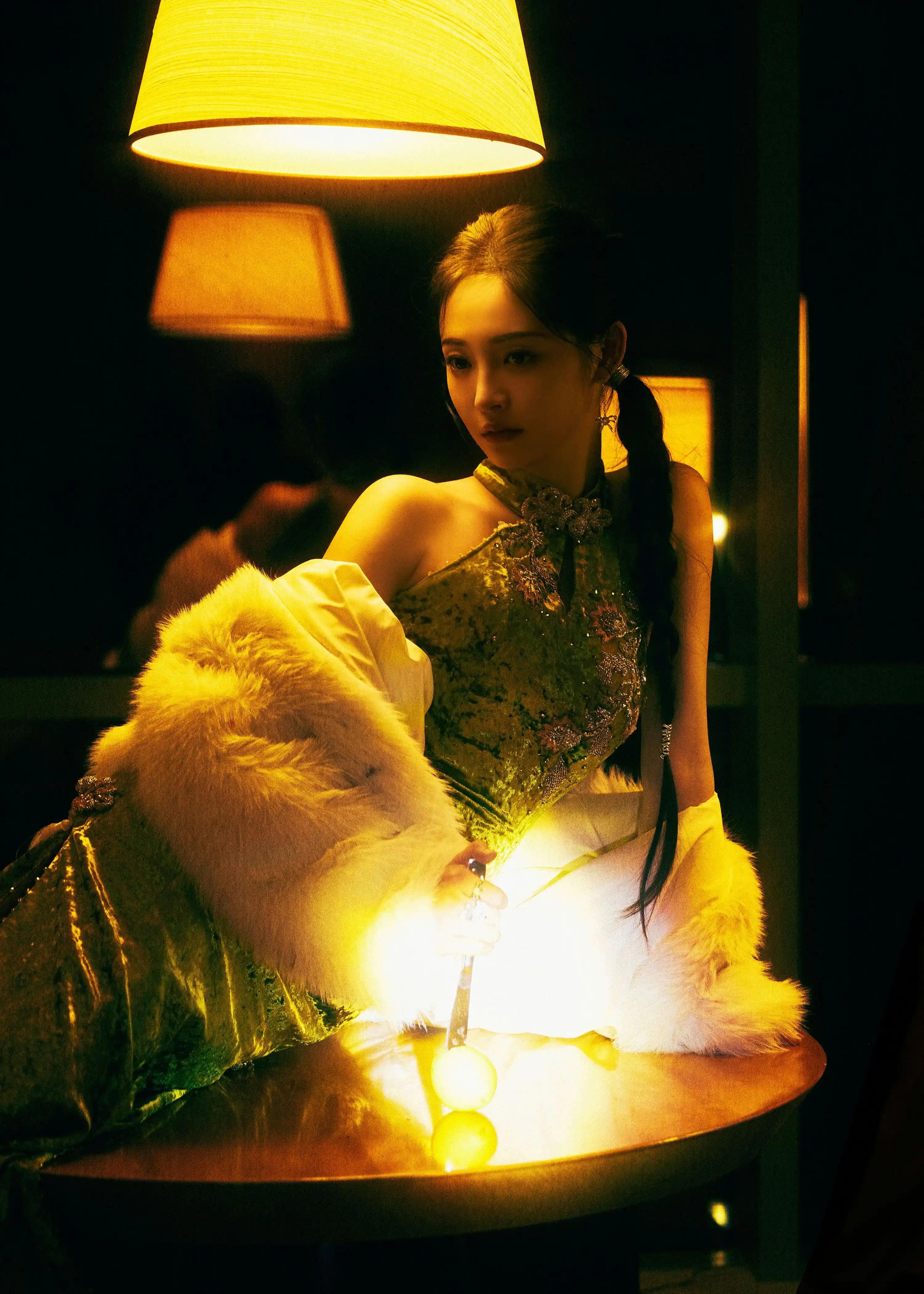 灯光聚焦瞬间，在世界里尽情享受—周洁琼[高清套图](8)