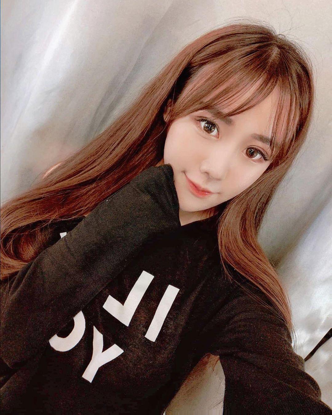 芷安Zhian 想不到身材竟然这么凶.....奶控都无法招架(6)