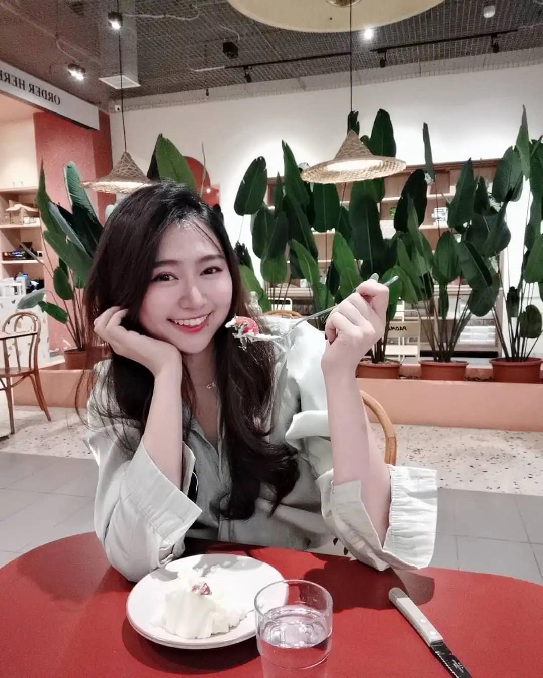 婴儿肥笑起来更美 惠勤(6)