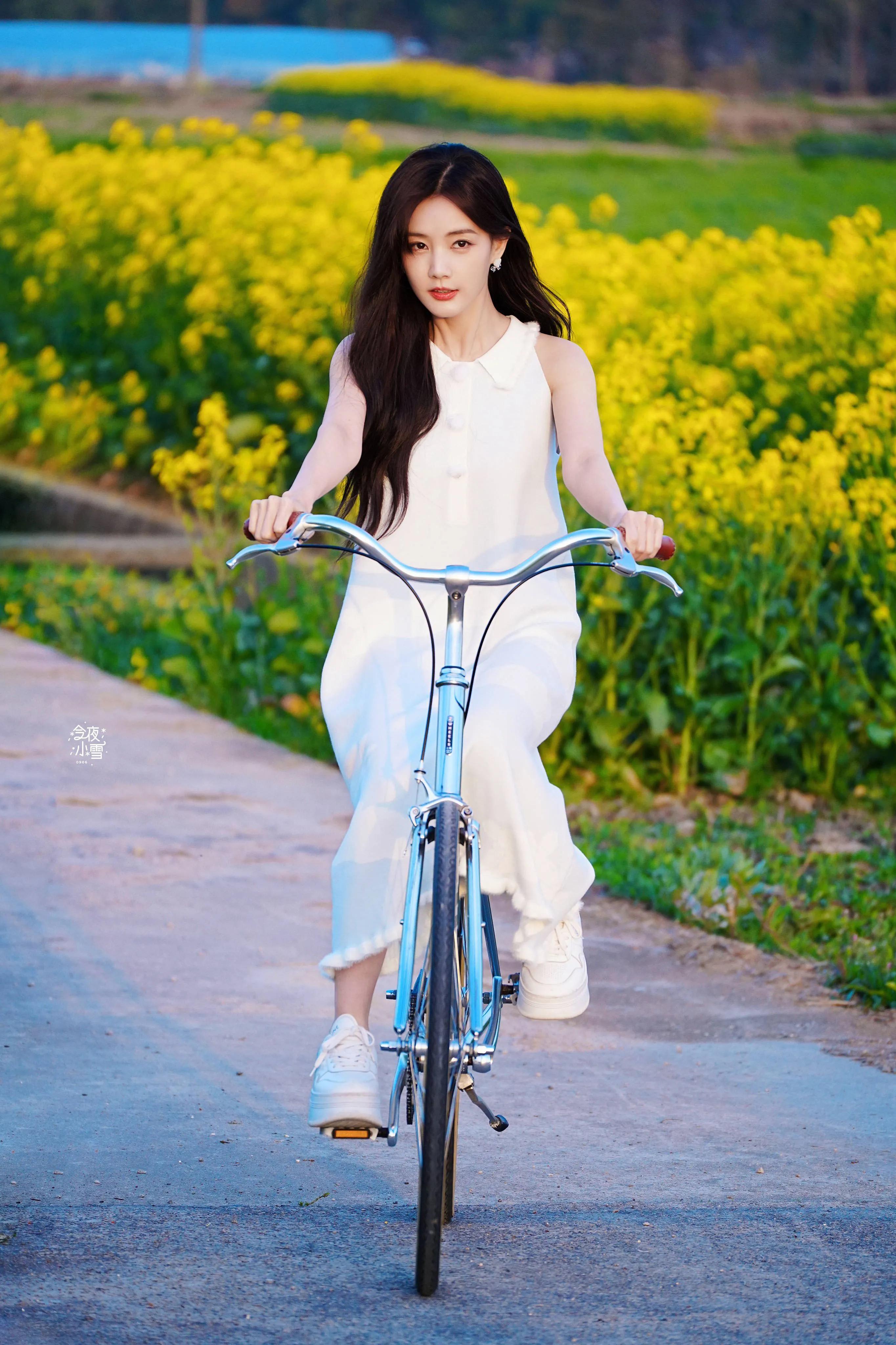 可爱的天使落入人间—李一桐[高清套图](1)