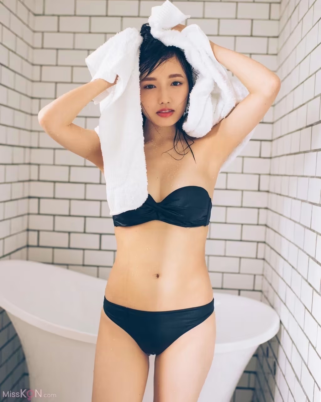 [JP] Sakura Andō (藤水咲桜)： FLASHデジタル寫真集 「私を咲かせて」 (101 photos) - ( Page 1 / 3 )(42)